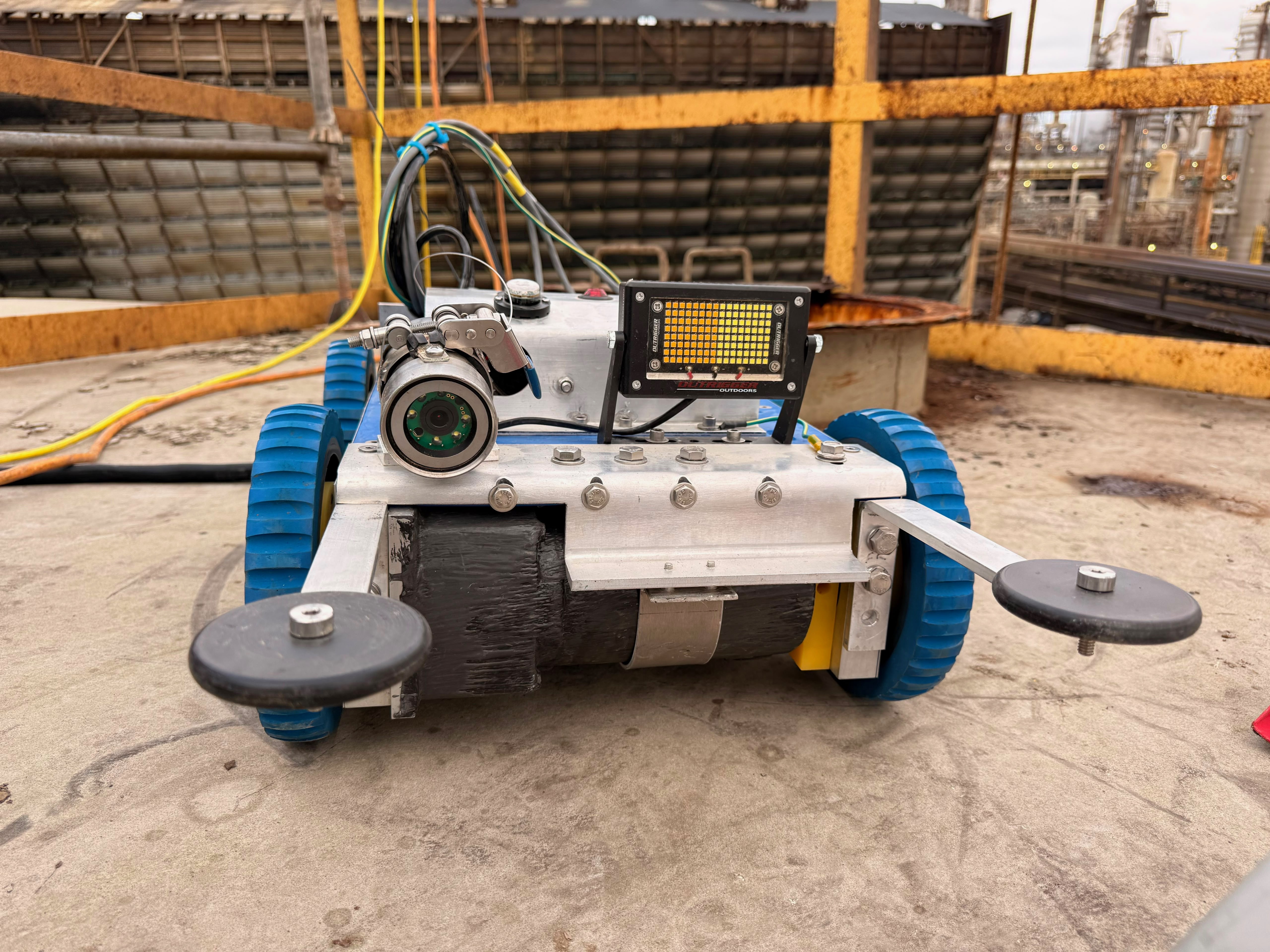 BSI Scavenger 3.0 in-service robotic tank scanner, front view